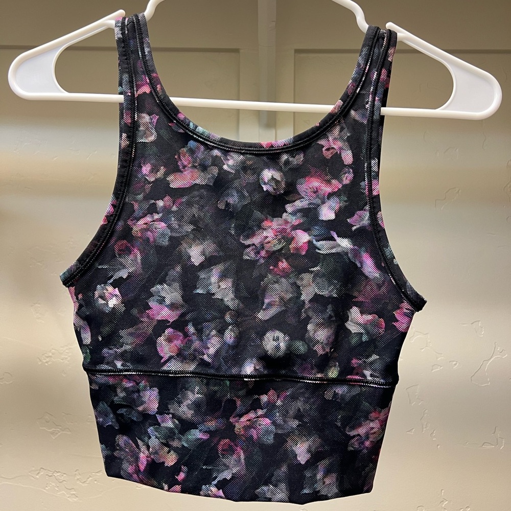 Lululemon crop top